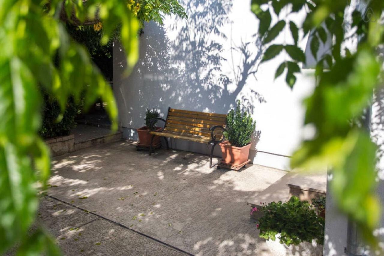 Guest House Mazuth II Banjol Εξωτερικό φωτογραφία